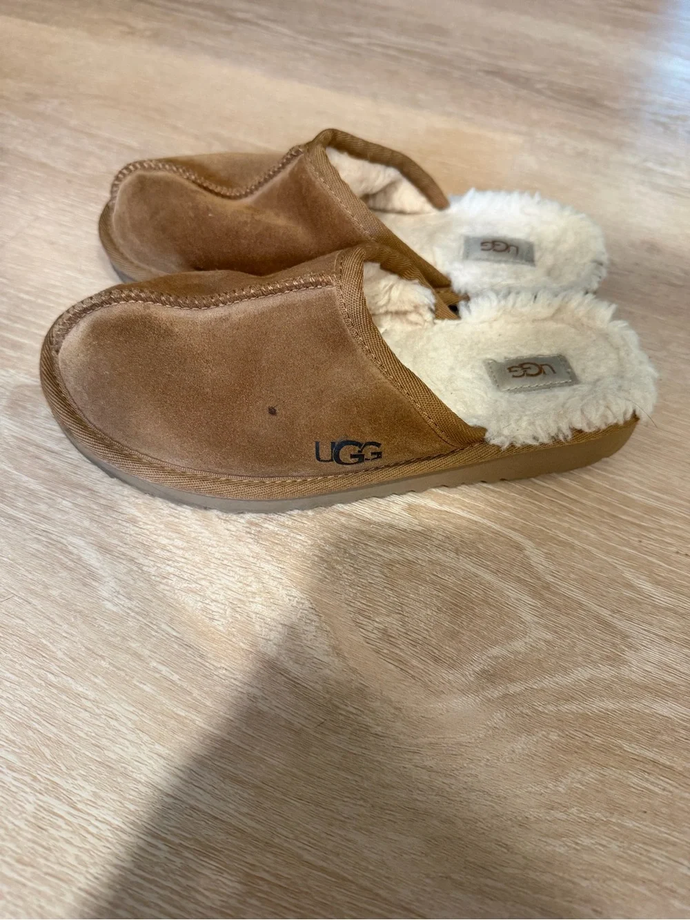 UGG Kids Chestnut Brown Suede Shearling-Lined Slip-On Slippers